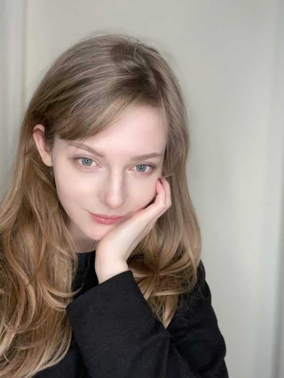 救你出火坑!《生化危机4:重制版》碍事梨脸模美照!