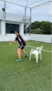 你喜欢奔驰还是美女的大腿?动图看鬼片中的初音未来