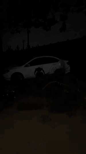 你喜欢奔驰还是美女的大腿?动图看鬼片中的初音未来