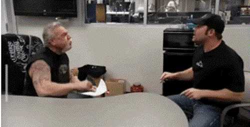 你喜欢奔驰还是美女的大腿?动图看鬼片中的初音未来