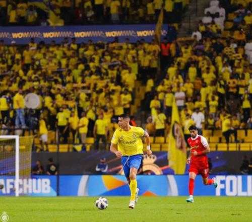 20场不败!C罗晒照庆祝亚冠晋级:伟大的团队