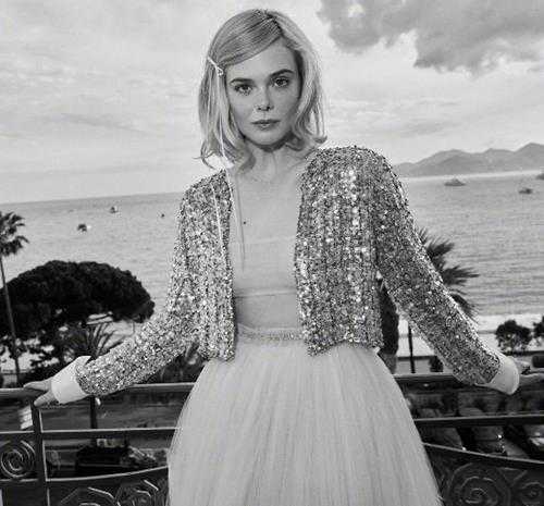 艾丽·范宁戛纳节超美写真:美丽依旧 惊艳而灵动