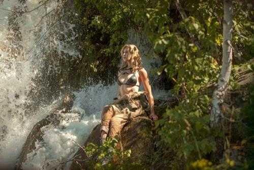 又帅又美!双推主超还原COS《合金装备3》斯内克伊娃