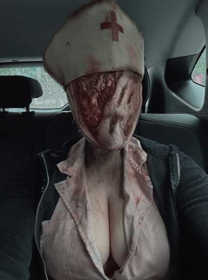 美女推主《寂静岭》护士姐姐Cos美图分享:恐惧与诱惑并存